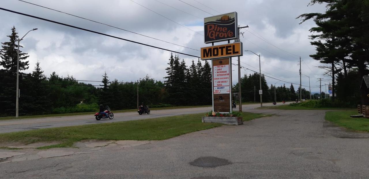 Pine Grove Motel Sault Ste. Marie Zewnętrze zdjęcie
